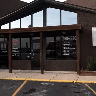 The front entrance of Eagle Creek Chiropractic in Indianapolis, Indiana.